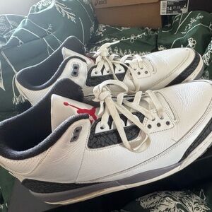 Jordan 4s Men's everyday shoe